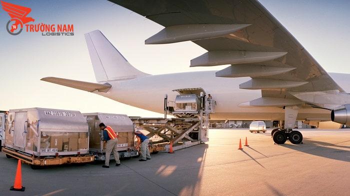 Một số loại phụ phí phổ biến của vận chuyển hàng không