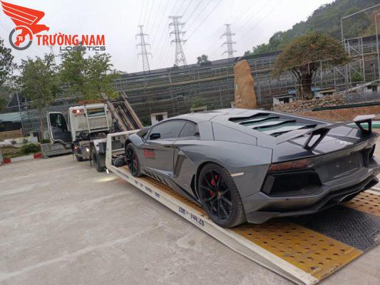 Vận chuyển siêu xe cho showroom Tùng Anh Auto