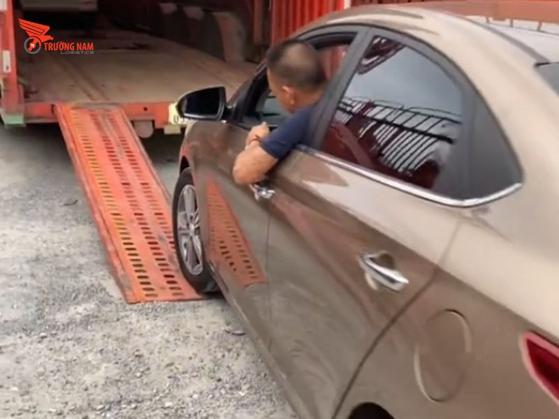 Chọn dịch vụ ký gửi xe hơi tiết kiệm thời gian và công sức