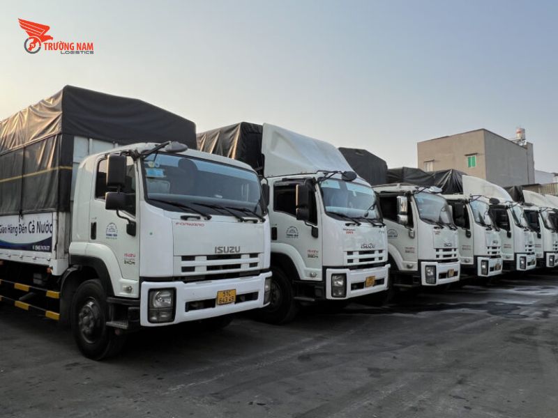 Dịch vụ vận chuyển xe ô tô cho nhà máy sản xuất an toàn 100%